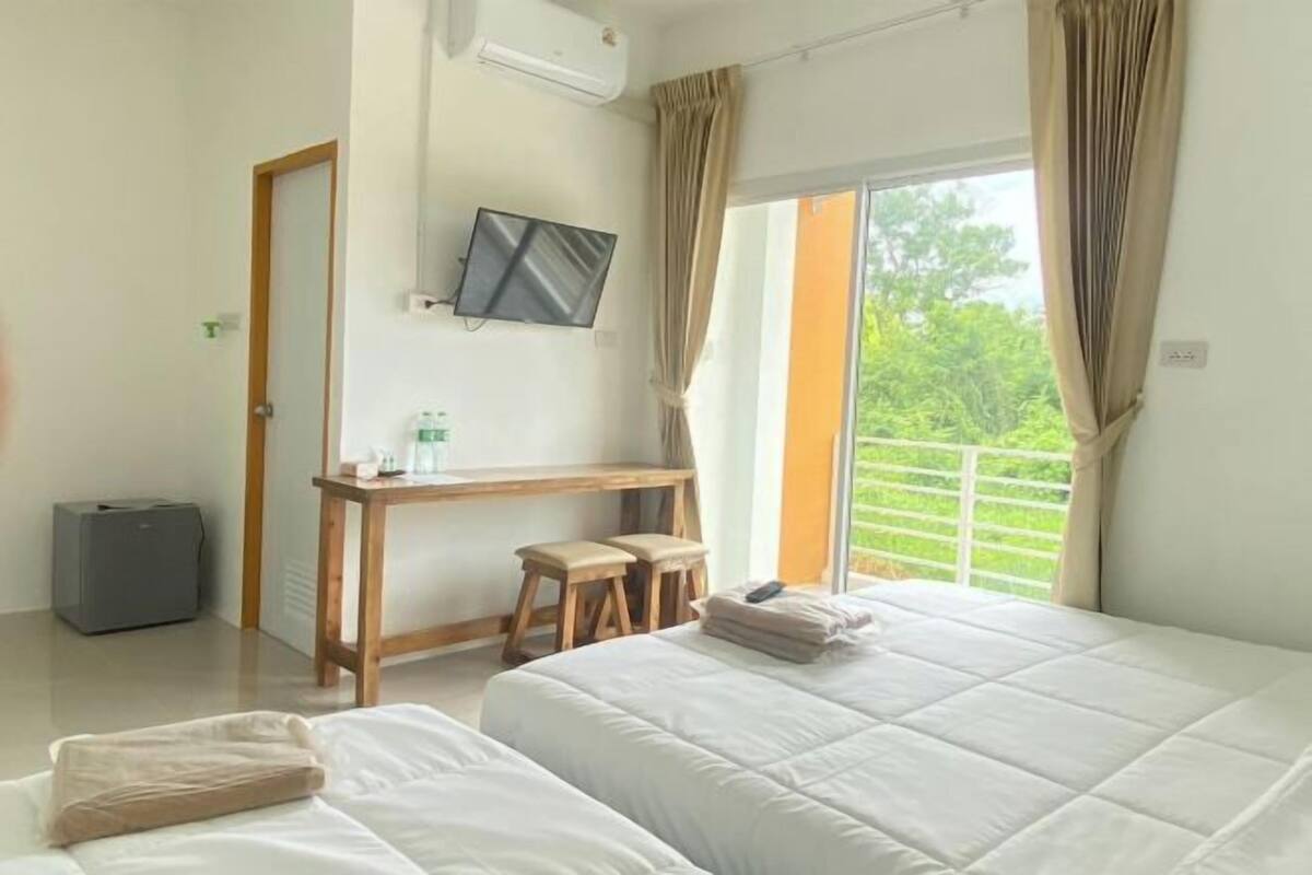 Blackout curtains, free WiFi, bed sheets