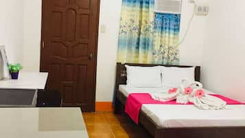 Ropa de cama hipoalergénica y escritorio