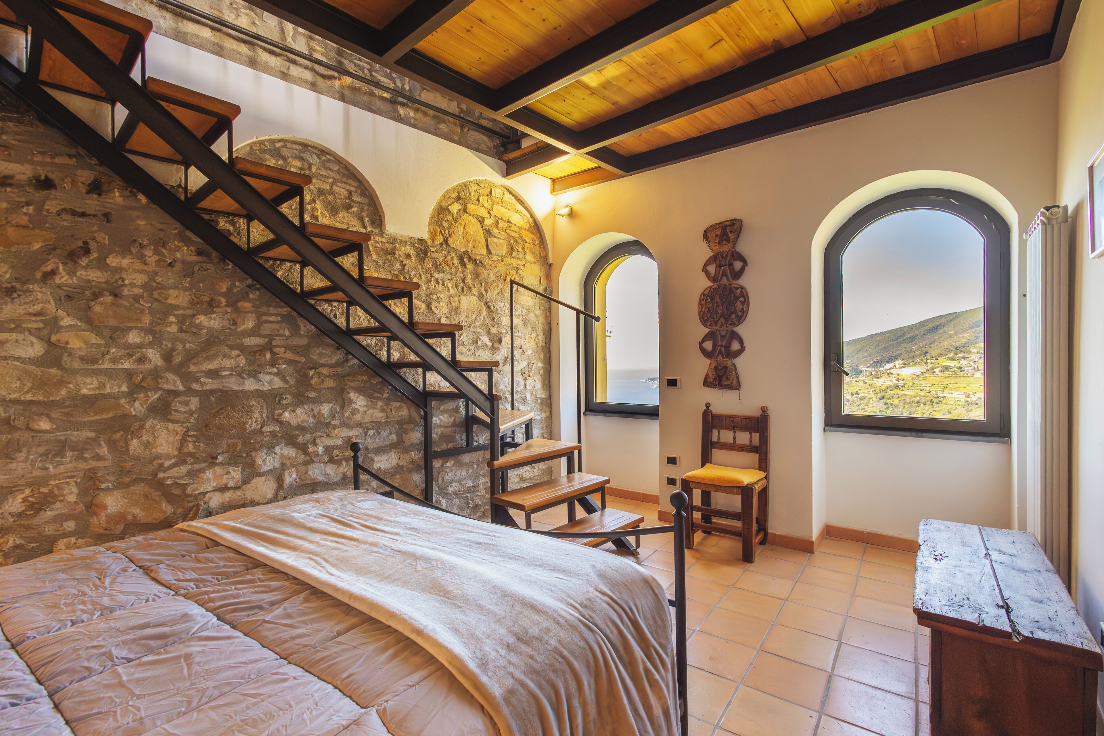 3 عدّة غرف نوم ومكواة/لوح كي