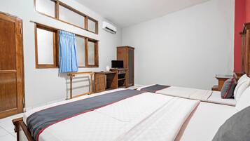 Family Room | 1 bedroom, Egyptian cotton sheets, premium bedding, laptop workspace