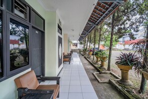 Lobby - Collection O Tasikmalaya Near Stadium Wiradadaha Formerly Hotel Abadi (Tasikmalaya)