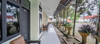 Collection O Tasikmalaya Near Stadium Wiradadaha Formerly Hotel Abadi