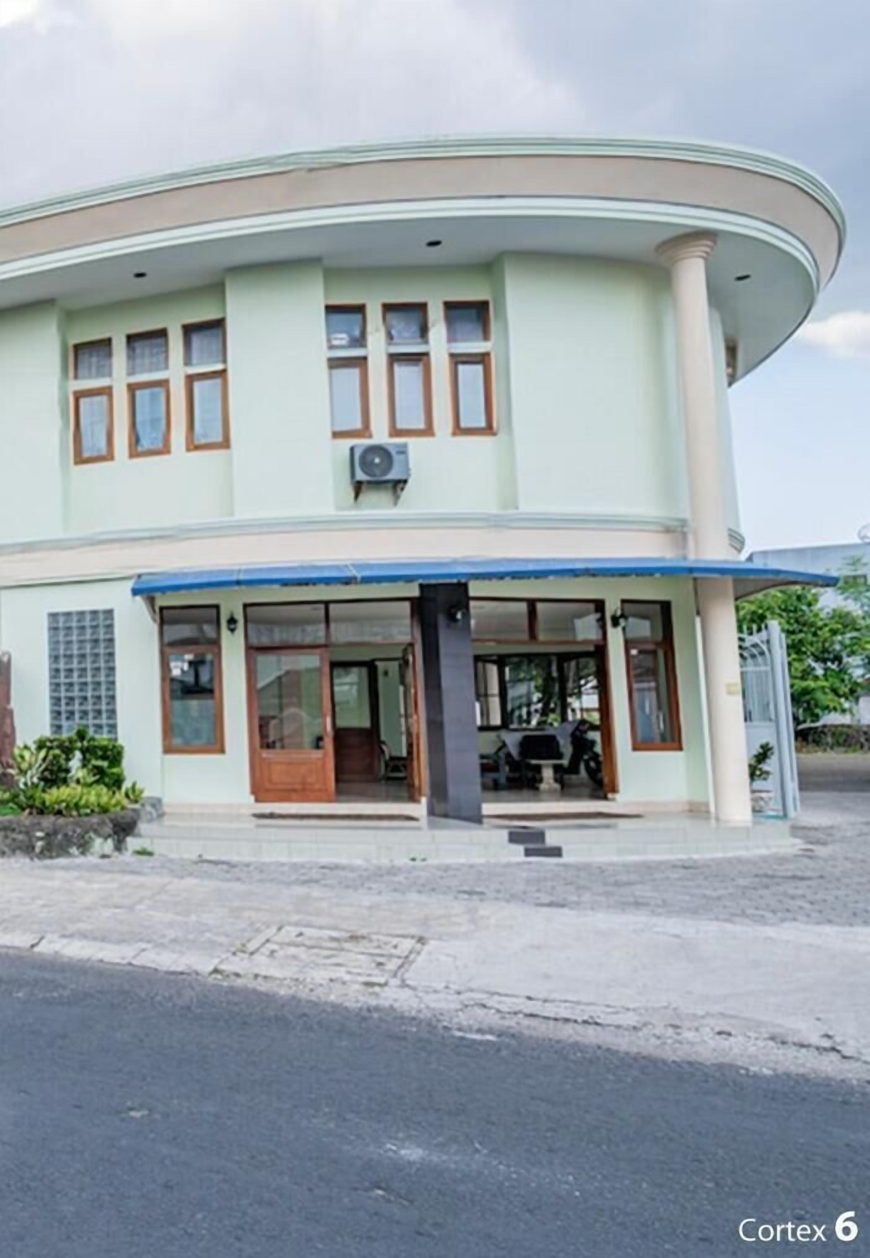 Mặt tiền nơi lưu trú