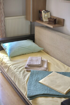 1 bedroom, WiFi, bed sheets - 30 minutes from the airport apartment 50 sq.m. in a quiet area of Athens. (Metamorfosi)