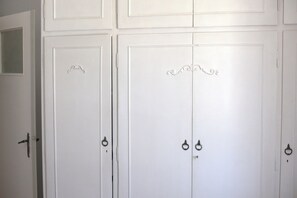 Interior - 30 minutes from the airport apartment 50 sq.m. in a quiet area of Athens. (Metamorfosi)