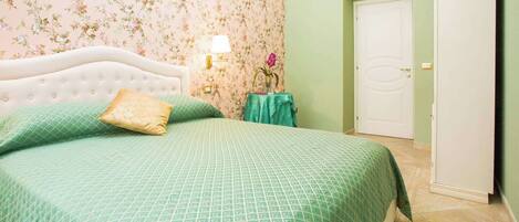 Apartamento, 2 habitaciones | Cortinas opacas, tabla de planchar con plancha, wifi gratis