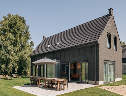 Comfortable Villa With Dishwasher, on a Resort Near the Veerse Meer