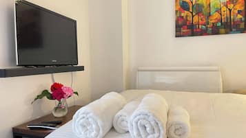 1 chambre, fer et planche à repasser, accès Internet, draps fournis