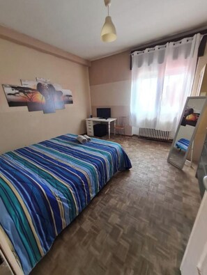 Habitació doble o amb dos llits individuals bàsica | Wifi gratuïta