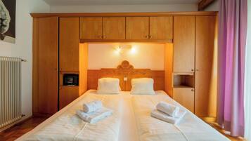 1 bedroom, in-room safe, travel crib, WiFi