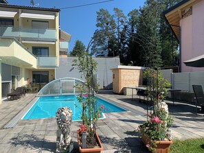 Outdoor pool, a heated pool