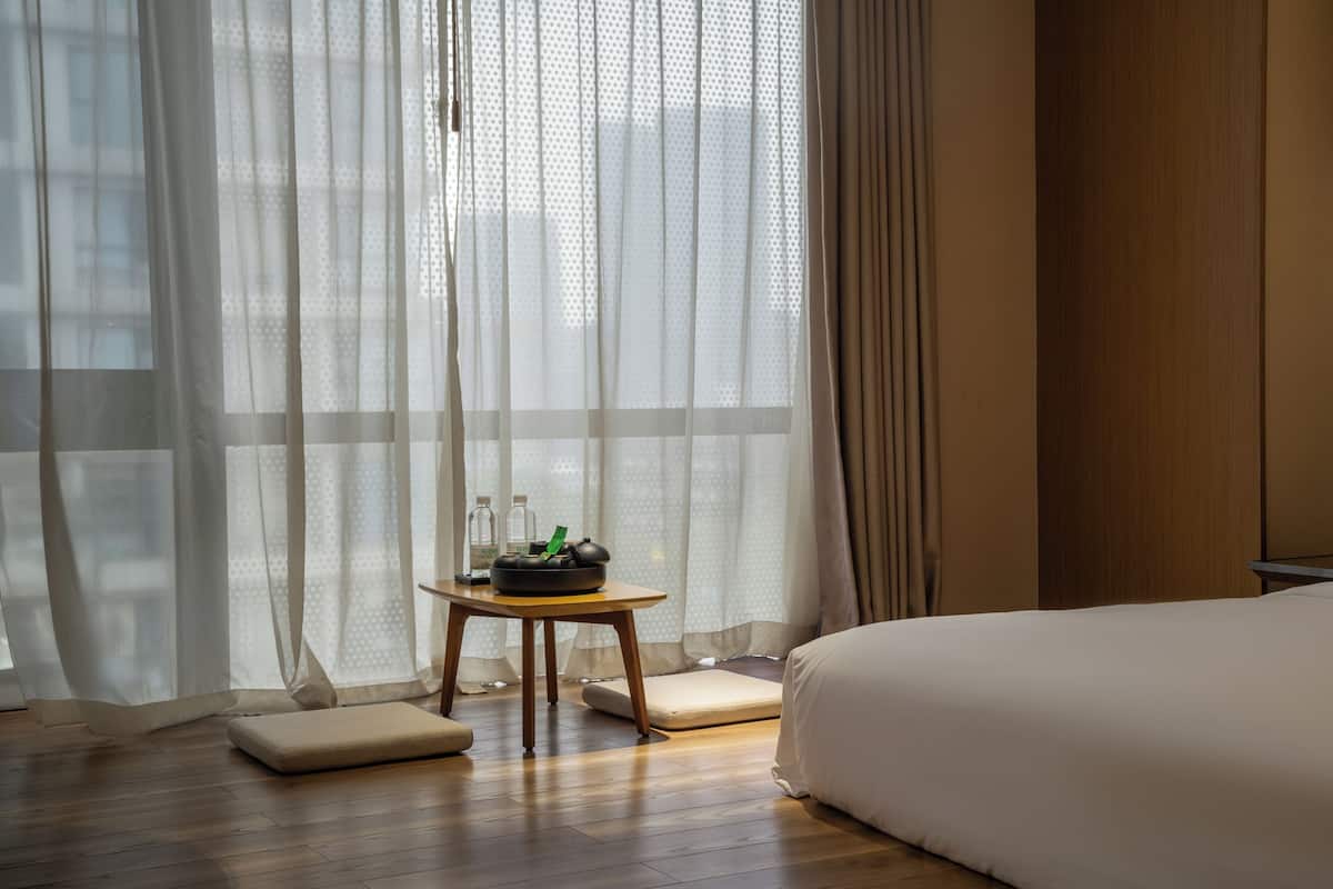 City Single Room | In-room safe, desk, laptop workspace, blackout drapes