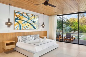 5 Schlafzimmer, Schreibtisch, Bügeleisen/Bügelbrett, Reisekinderbett
