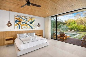 5 Schlafzimmer, Schreibtisch, Bügeleisen/Bügelbrett, Reisekinderbett