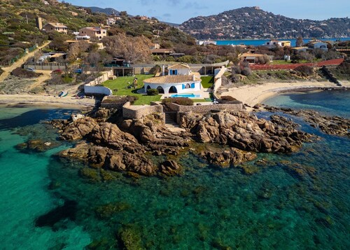 Exclusive villa for 10 people Pool • Sauna - Gymnasium Private beach