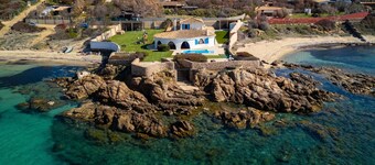 Exclusive villa for 10 people Pool • Sauna - Gymnasium Private beach