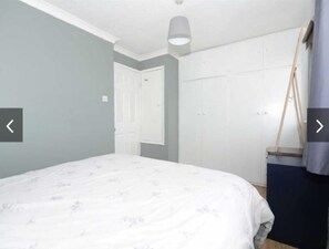1 chambre, fer et planche Ă repasser, Wi-Fi, draps fournis