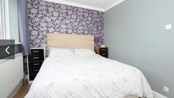 1 bedroom, iron/ironing board, WiFi, bed sheets