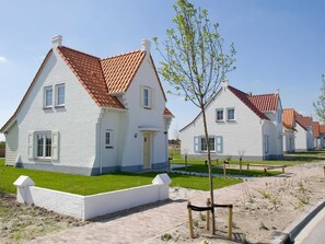 Villa | Exterior - Villa in Cadzand-bad Near North Sea Beach (Cadzand-Bad)