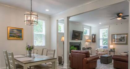 3BR, Balconies, Walk to Playhouse+Free Activities