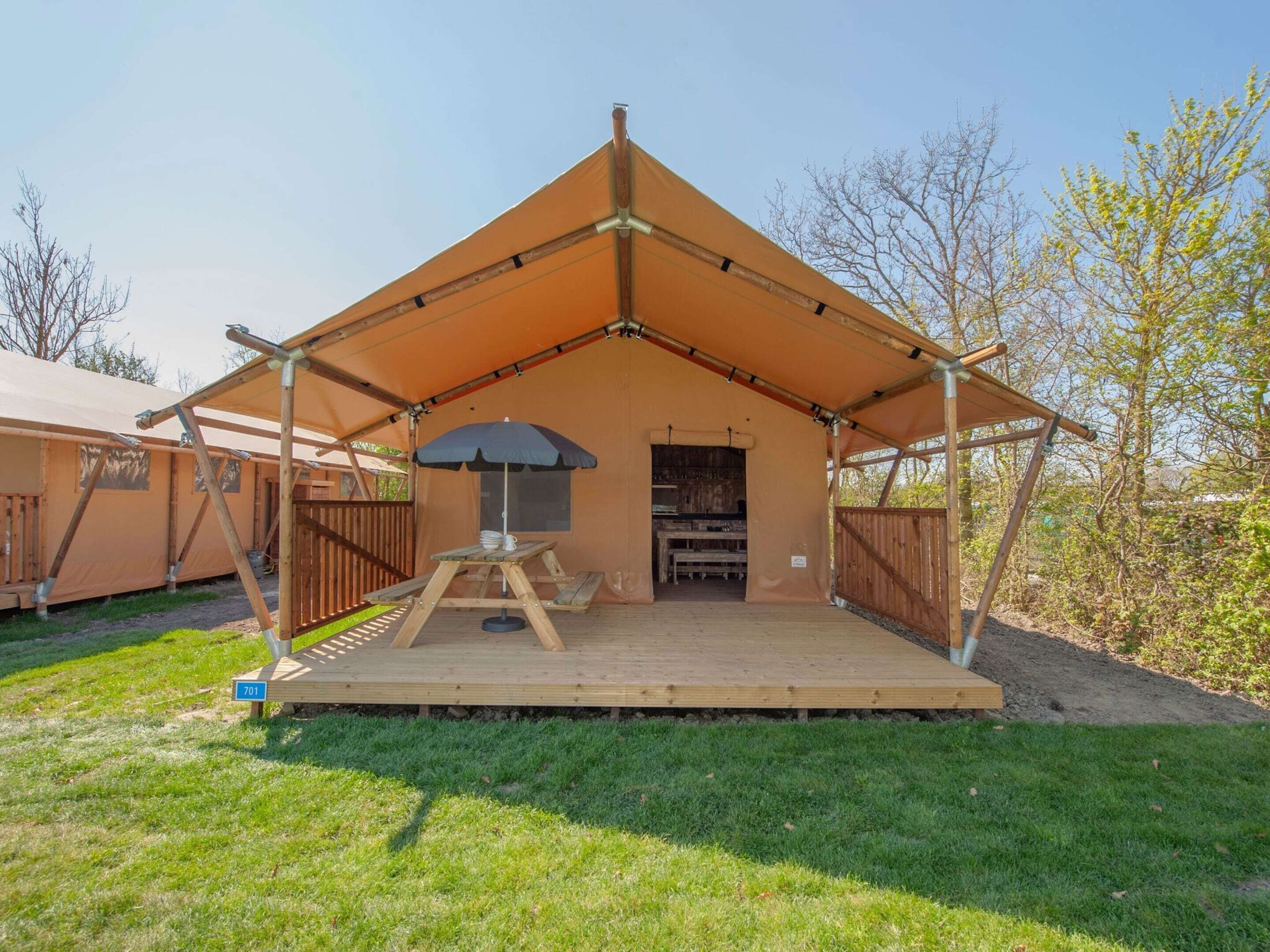 Tent | Exterior