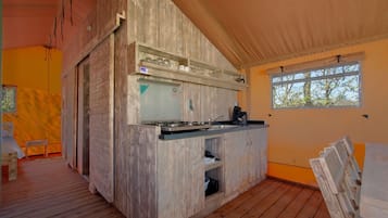 Tent | Exterior