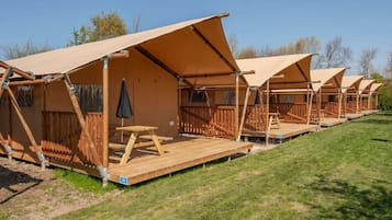 Tent | Exterior