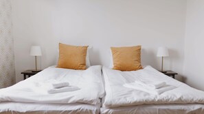 Double Room | Desk, laptop workspace, iron/ironing board, travel crib - Vassbo Logi & Event (Falun)