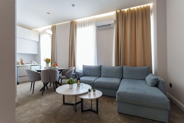 Căn hộ Superior | Minibar, két bảo mật tại phòng, bàn, màn/rèm cản sáng 