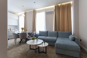 Căn hộ Superior | 1 phòng ngủ, minibar, két bảo mật tại phòng, bàn