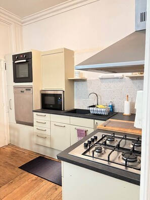 Fridge, microwave, oven, dishwasher
