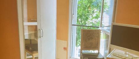 2 slaapkamers, een strijkplank/strijkijzer, wifi