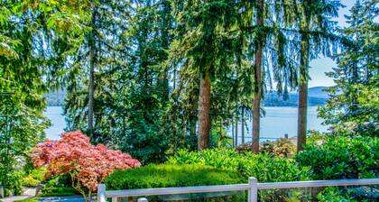 Stunning Sammamish Lake View Home near Weowna Park