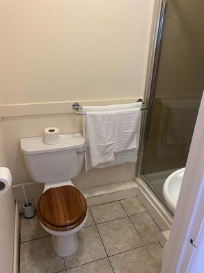 Free toiletries, soap, shampoo, toilet paper