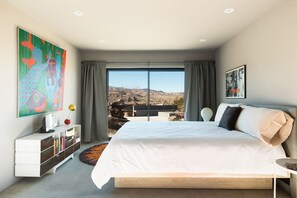 3 Schlafzimmer, Schreibtisch, Bügeleisen/Bügelbrett, Reisekinderbett