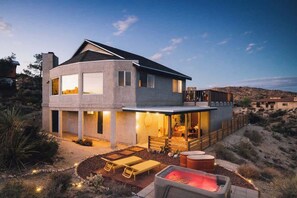 Exterior - Mandarin Escape  By The Cohost Company (Yucca Valley)