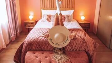 2 habitaciones, tabla de planchar con plancha, cuna de viaje y wifi