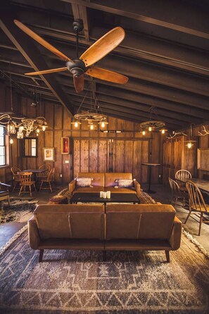 TV, fireplace, offices