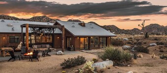 The Outlaw • Ft. on Netflix, Western Town w Saloon