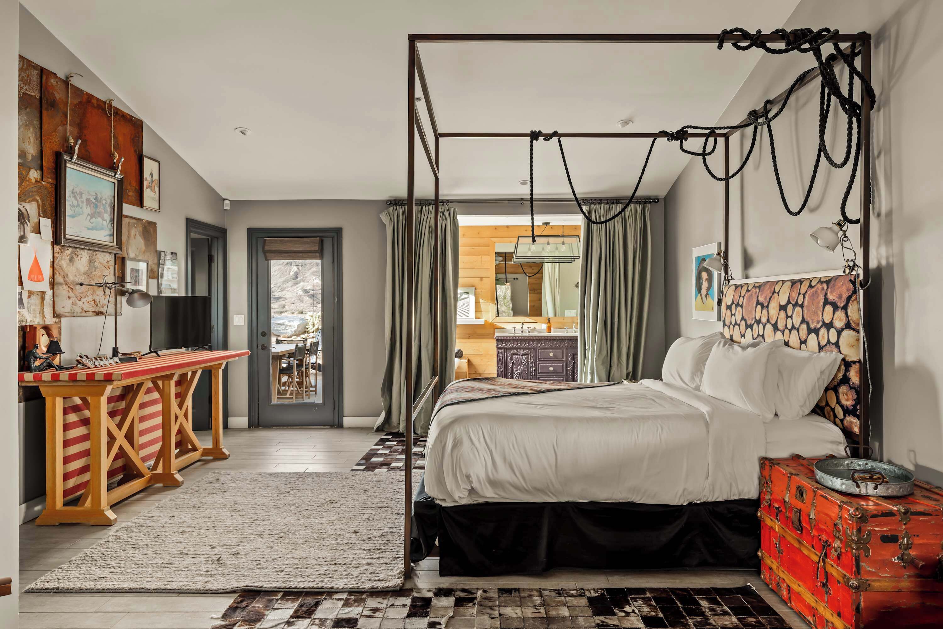 5 bedrooms, iron/ironing board, travel cot, WiFi