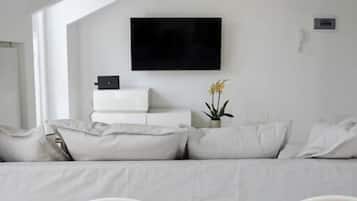 Giuseppe | Living area | Plasma TV, streaming services