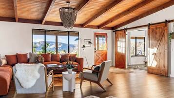 TV, fireplace, offices