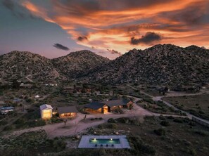 Exterior - The Raven By The Cohost Company (Pioneertown)