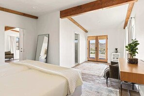 5 habitaciones, tabla de planchar con plancha, cuna de viaje y wifi 