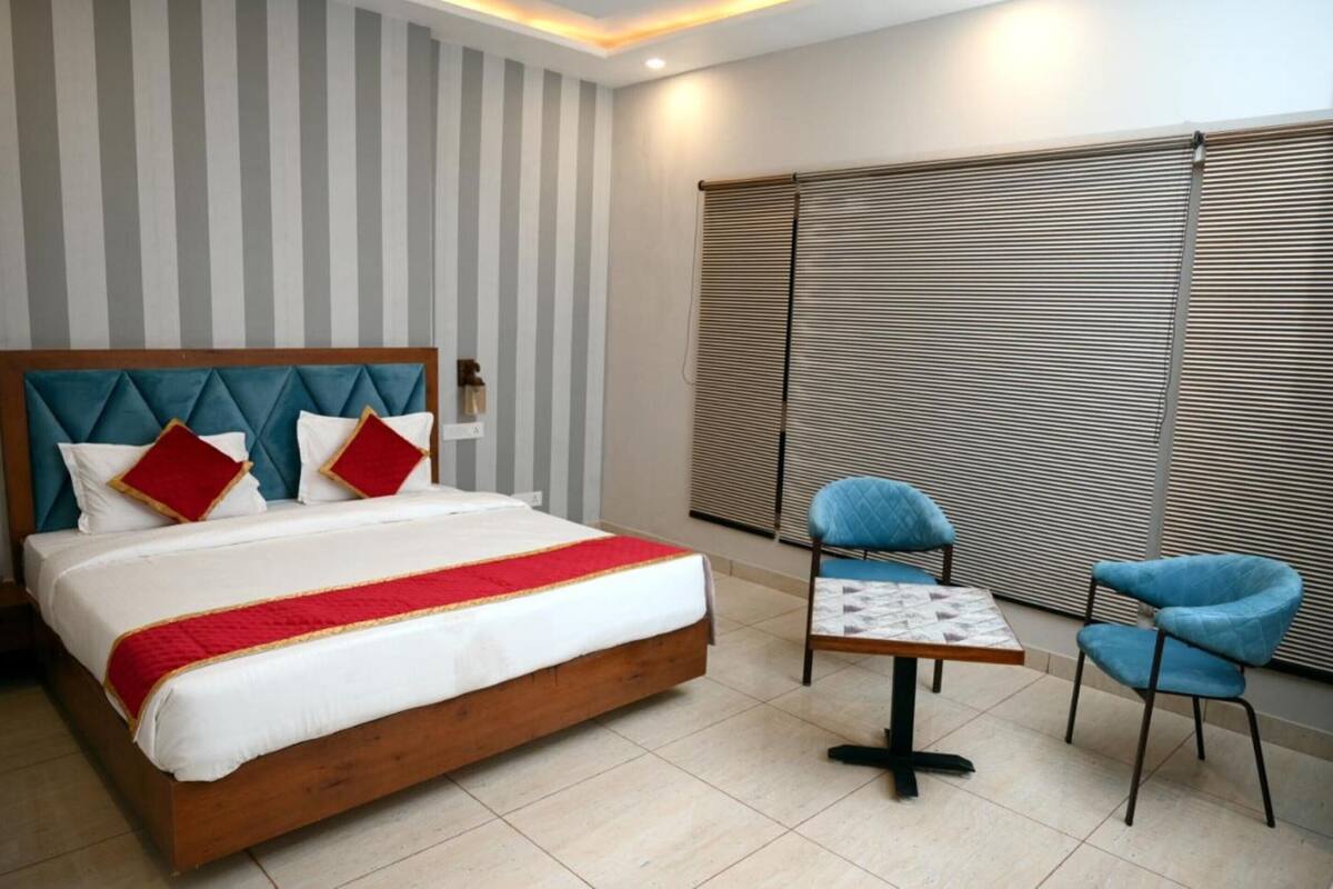 Deluxe Double Room, City View