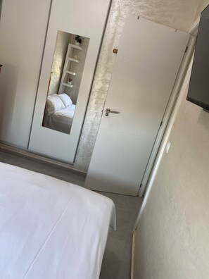 2 多间卧室、免费 WiFi、床单