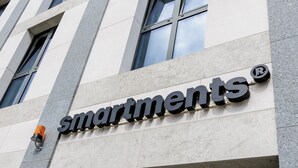 A building with a sign that reads 'smartments.' - smartments Frankfurt Airport (Frankfurt)