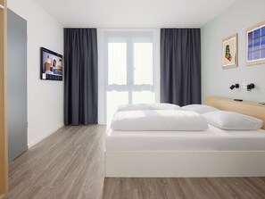 Lägenhet | Allergitestade sängkläder, skrivbord och arbetsyta för laptop