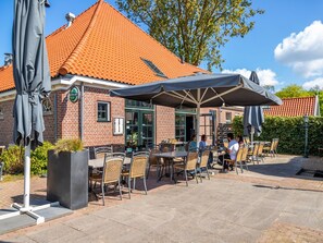 House | Dining - Modern Holiday Home Near the Golf Course (Velsen-Zuid)