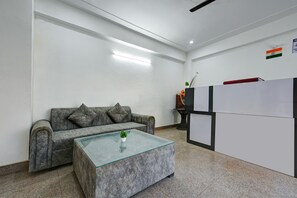 Reception - Hotel Krishna Tower  (New Delhi)